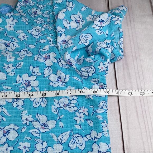Draper James Blouse Top Women’s M Blue Floral Seersucker Smocked Relaxed Lined - Picture 12 of 15